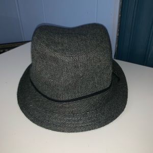 Grey hat